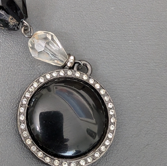 White House Black Market Acrylic and Glass Pendant Necklace - Picture 4 of 8